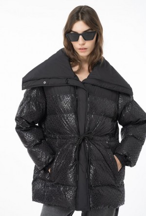 Pinko Down Jacket With Glossy Logo Print Černé | SN-PKO33606