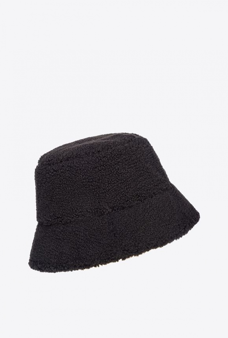 Pinko Faux Fur Bucket Hat With Logo Patch Černé | SN-PKO34365